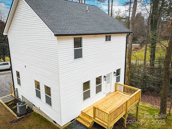 5th image of 87 Whispering Pines Dr