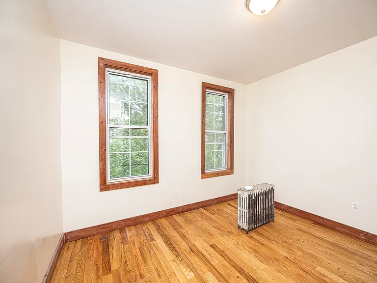 1412 De Kalb Ave #3R — Photo 7