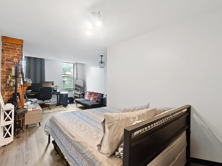 130 Adams St #2 — Photo 10