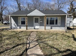 1105 Sansu Ln, Florissant, MO