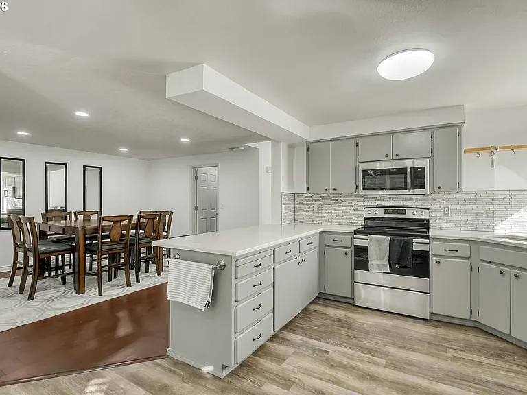 5455 NW 180th Pl — Photo 6