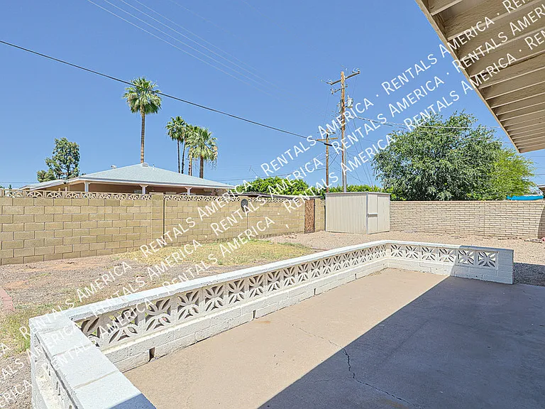 2114 W Myrtle Ave — Photo 21