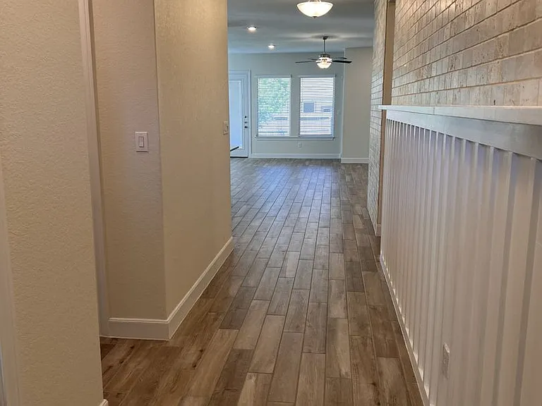 10215 High Noon Dr — Photo 14