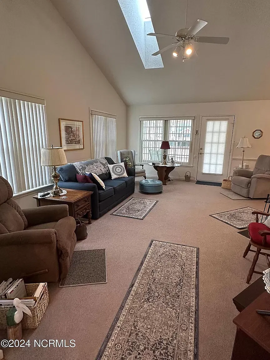 3 bed, 1640 sqft, $1,950 — Photo 3