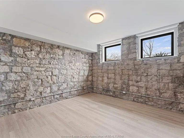247 Brock St #101 — Photo 5