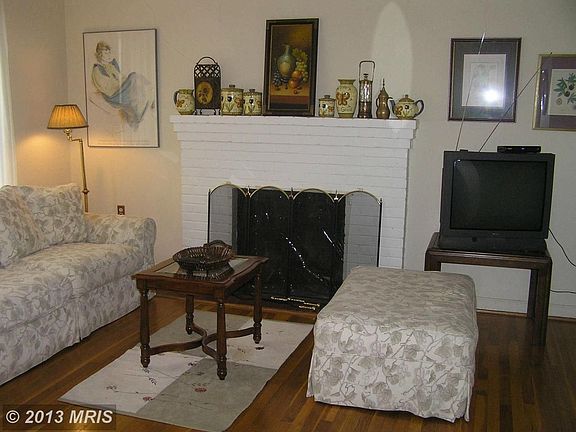 2nd image of 127 S Lee St