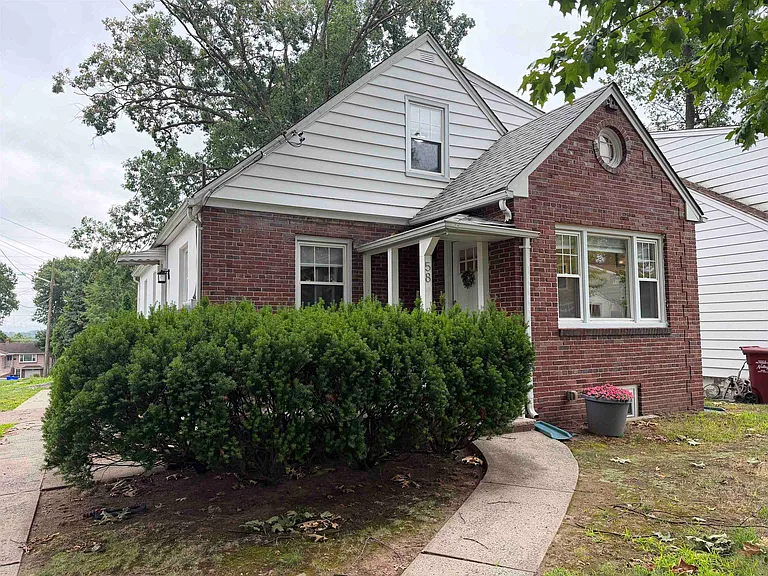 58 Hastings Ave — Photo 30