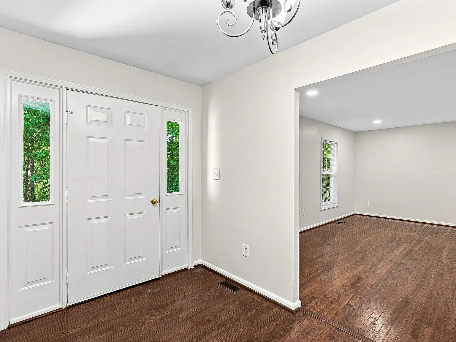 3 bed, 2549 sqft, $3,500 — Photo 2