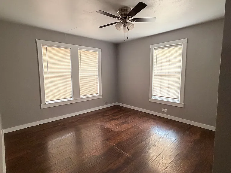 512 Naylor St — Photo 3