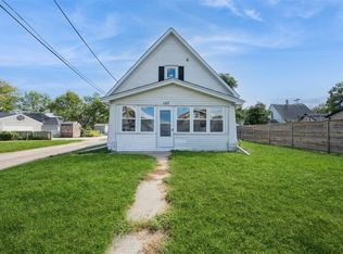 157 15th Ave SW, Cedar Rapids, IA 52404