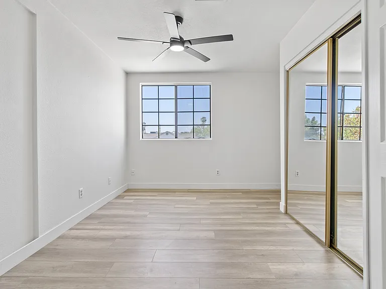 1436 E Kent Ave — Photo 16
