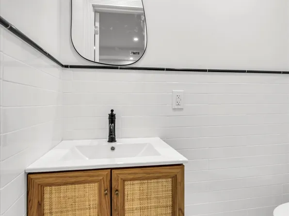 257 East 28th Street image 6 of 19