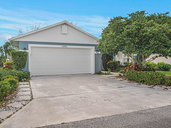 3rd image of 6686 Picante Circle