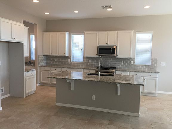 4th image of 18407 W Mercer Ln