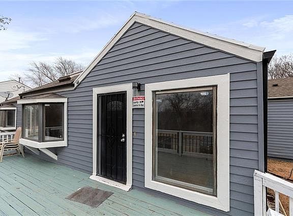 3rd image of 9215 Montgall Ave