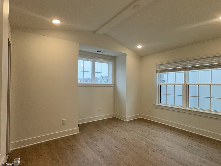 504 Edwin St #1-44 — Photo 14