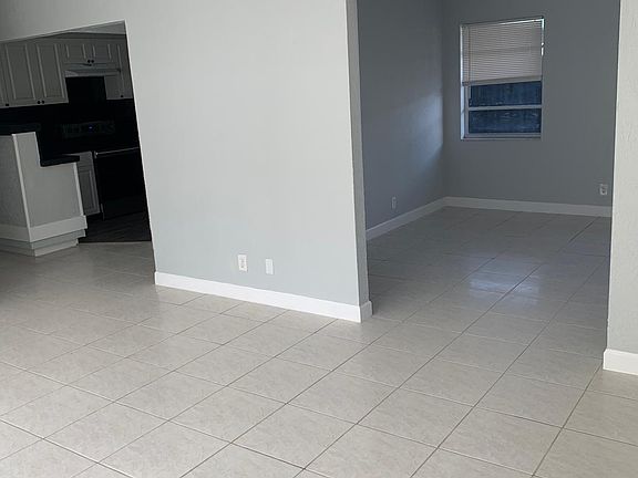 4th image of 849 Kaye St