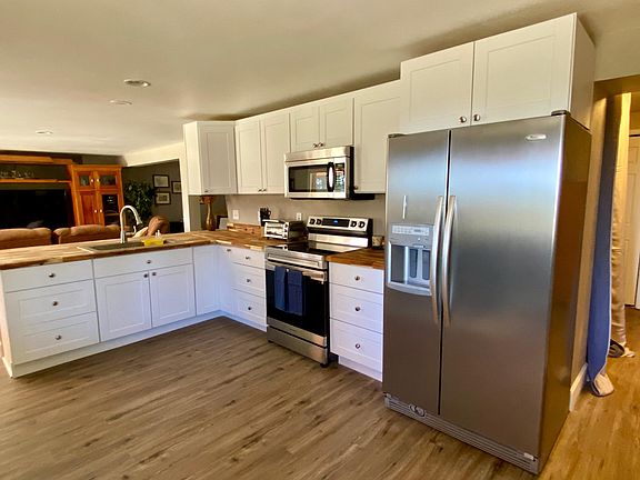 Extra large refrigerator