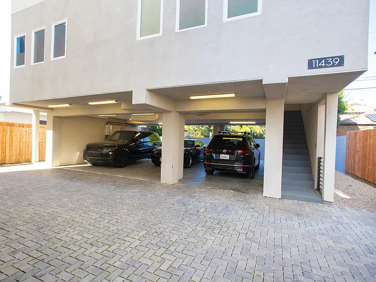 11437 Hatteras St — Photo 13
