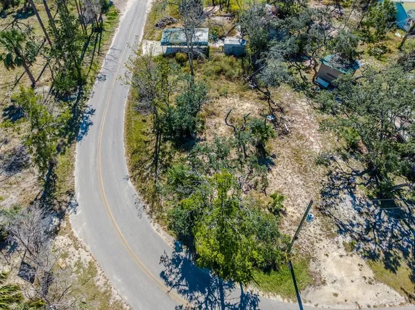116 NE First Ave, Steinhatchee, FL 32359
