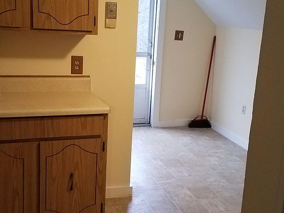5th image of 495 Washington St APT 3