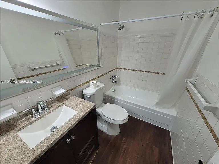 2832 W Fillmore St #18 — Photo 14