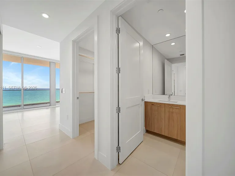 153 N Seabreeze Blvd #801 — Photo 25