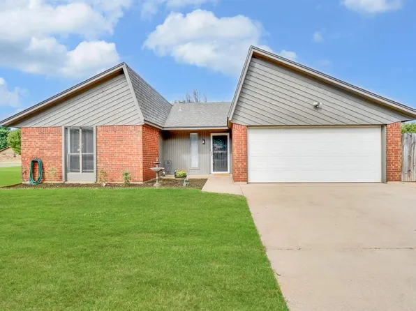 19 NW Brownwood Rd, Lawton, OK 73507