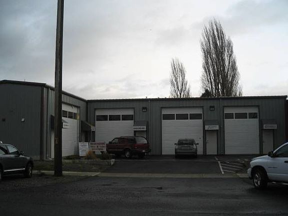 2nd image of 2120 Grant St Suite 3