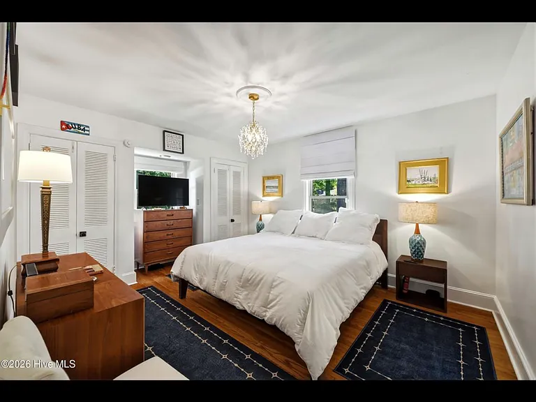 611 Clark Dr — Photo 13
