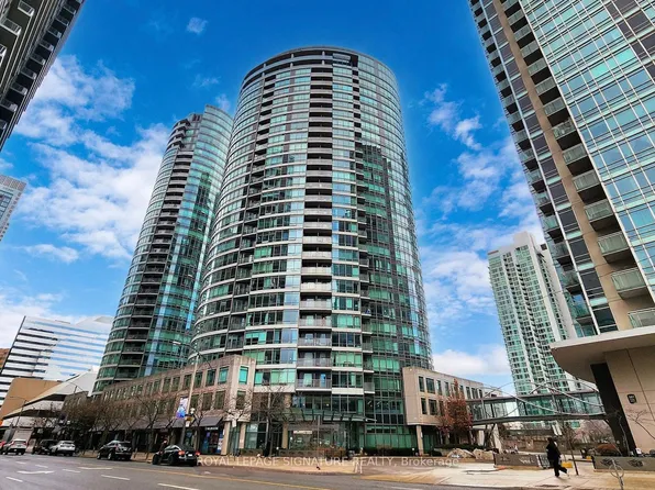 373 Front St W #2305, Toronto, ON M5V 3R7