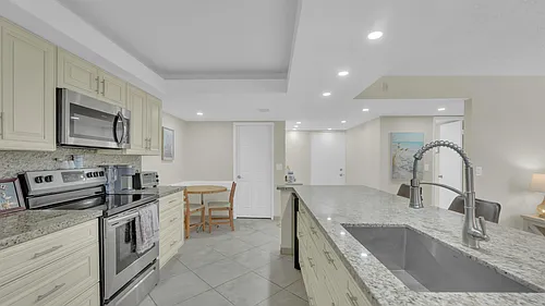 450 Egret Cir Photo 1