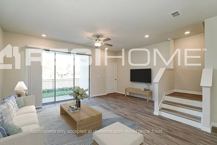 28447 Wave Crest Pl — Photo 4