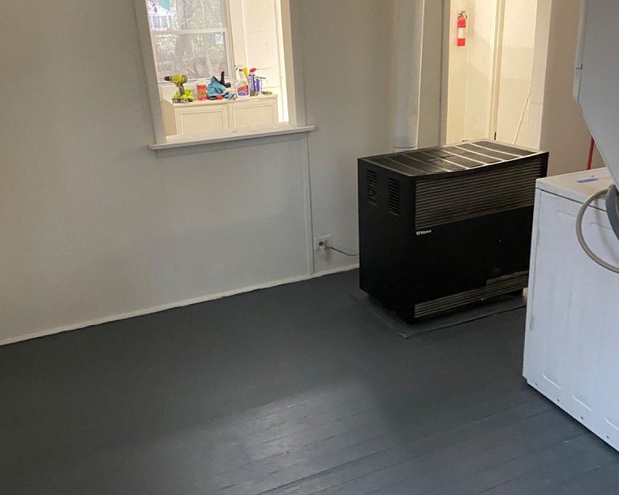 2nd image of 212 Bedford St