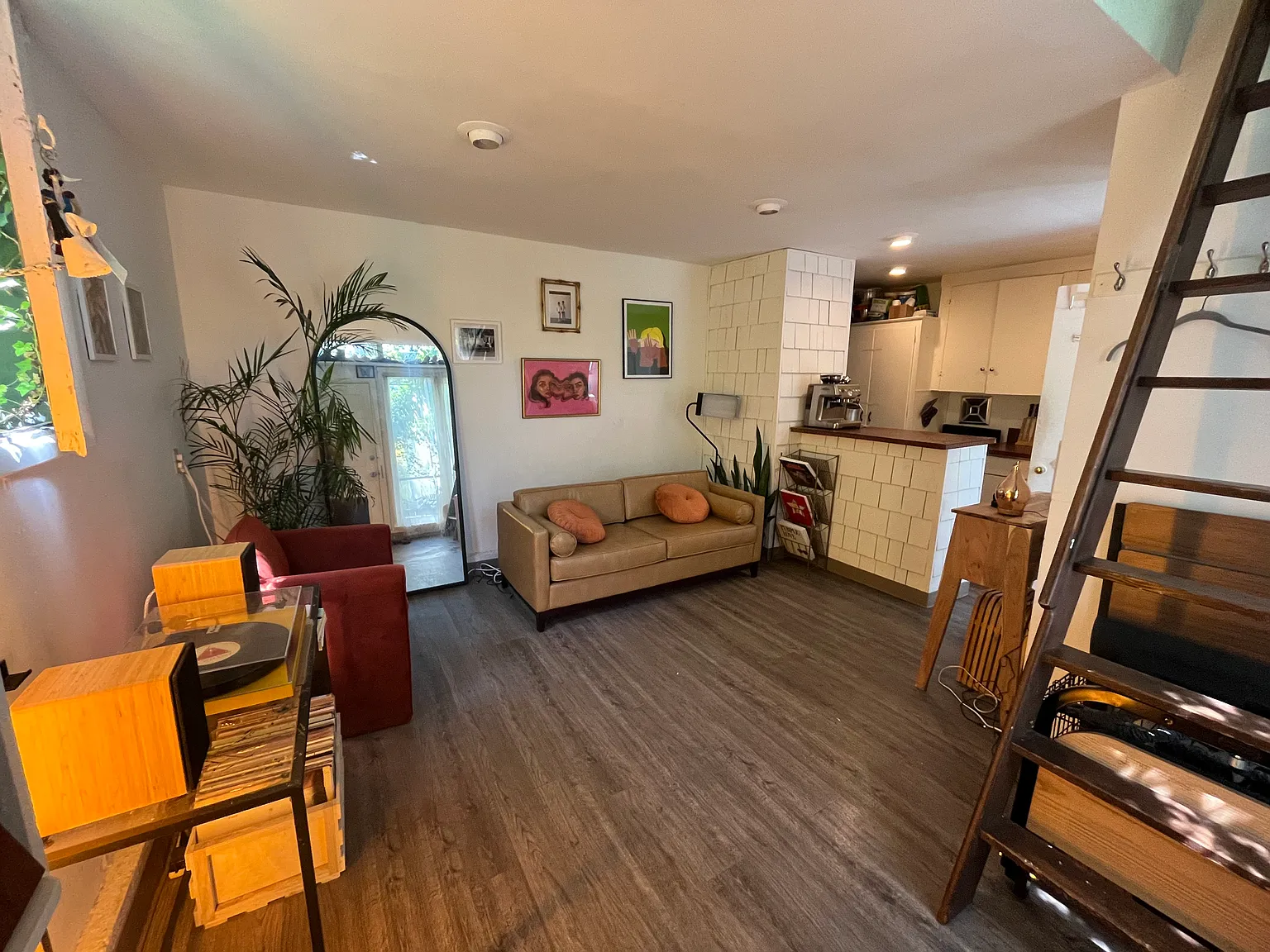 Studio, 450 sqft, $1,650 — Photo 4