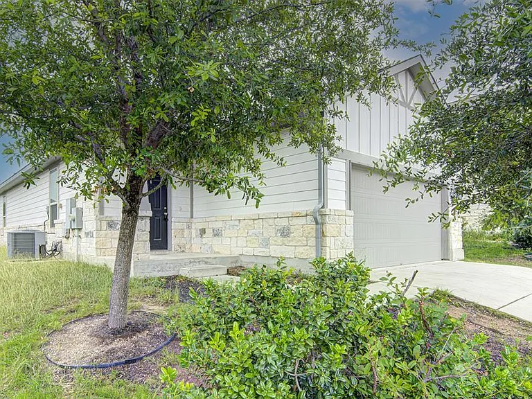 1311 Hazelton Cv — Photo 3