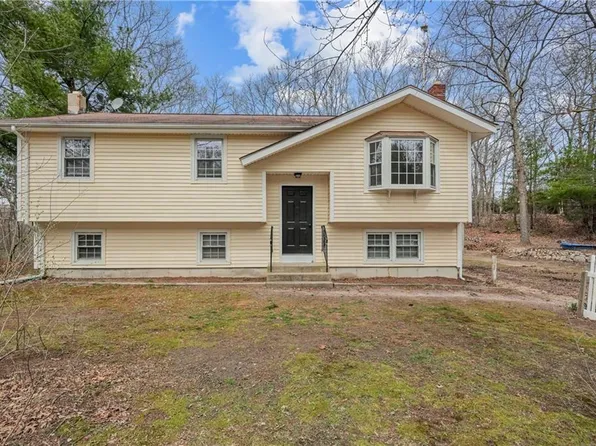 92 Mohawk Trl, West Greenwich, RI 02817