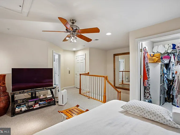 1309 McLean Crest Ct — Photo 37