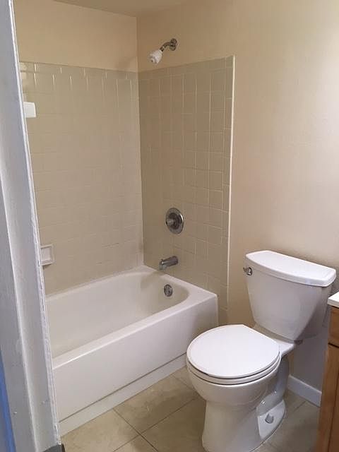 2nd image of 3202 Acacia St