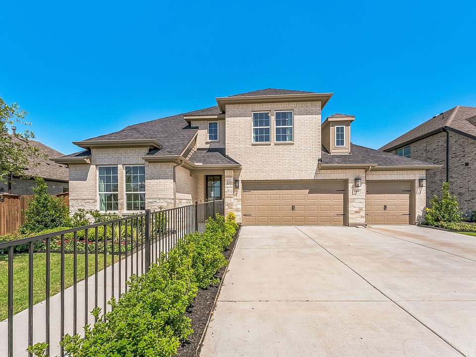 1st image of 105 Heritage Hill Dr