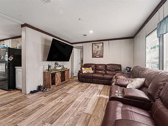 4th image of 17538 Evelyn Ct