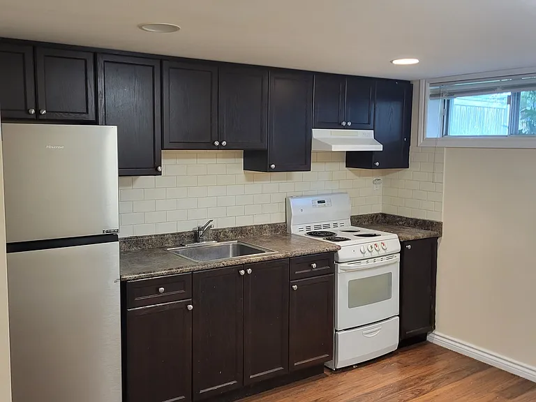 46 Transwell Ave #B — Photo 4