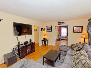 25 Parkwood Dr, Albany, NY 12205