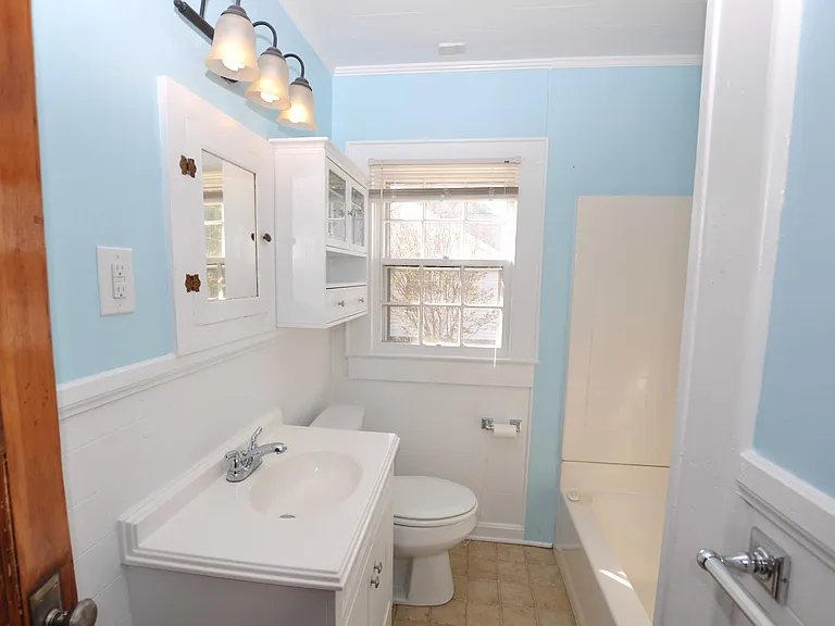 502 S Main St — Photo 2