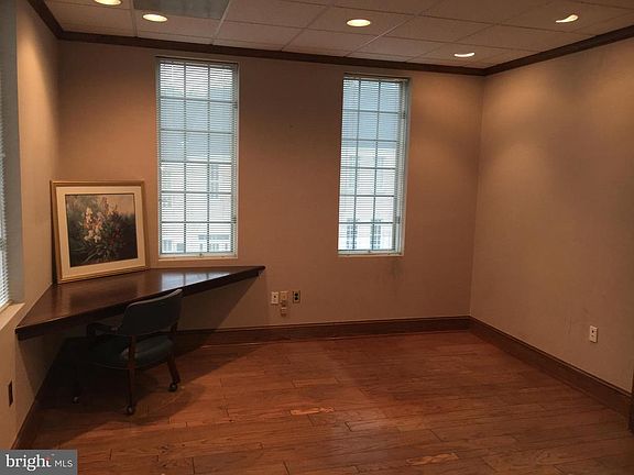 3rd image of 3923 Old Lee Hwy Suite 62C