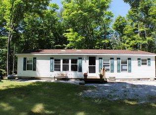 29485 E Ledy Dr, Drummond Island, MI 49726