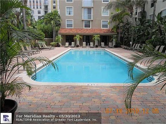 5th image of 1919 Van Buren St APT 813A