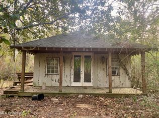 19 Wire Rd E, Perkinston, MS 39573