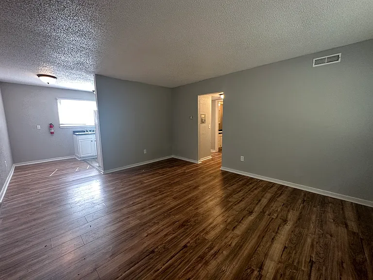 525 N Arlington St — Photo 11