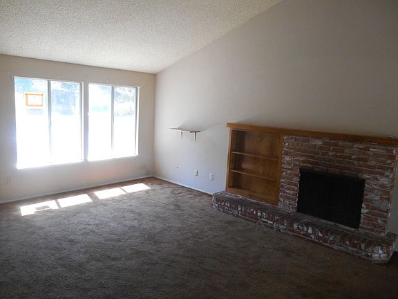 2nd image of 1435 W Walnut Ave